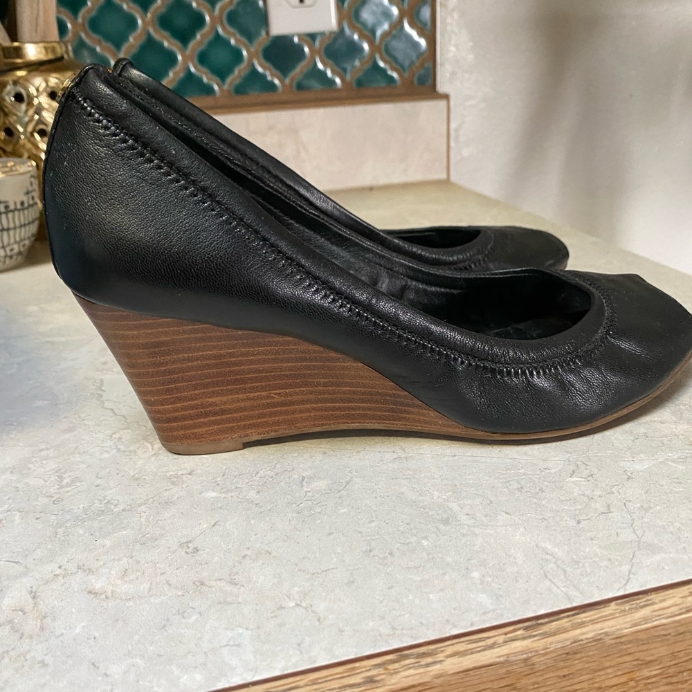 Tory Burch wedges 8.5